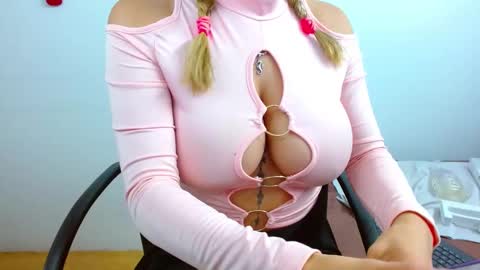 jessicarabbit4 online show from February 2025 06:15:01 AM