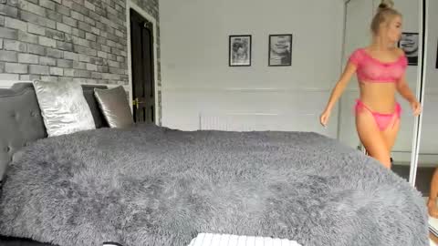 jessiebella0210_ online show from October 2025 10:38:02 AM