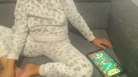 Snapshot of jessiestar3 chatting on February 2025 12:05:01 AM jessiestar3 online show from February 2025 12:05:01 AM
