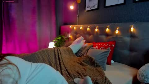 Jessie online show from December 2025 09:13:02 AM