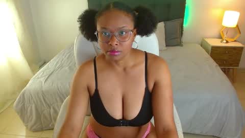 jessika_pearl online show from April 2026 01:33:02 PM