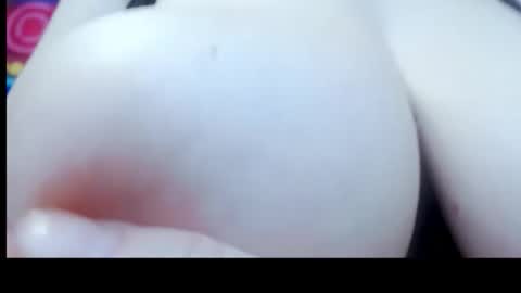 Victoria online show from November 2025 04:34:02 AM