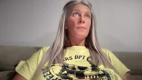Jessye online show from October 2025 05:43:02 PM