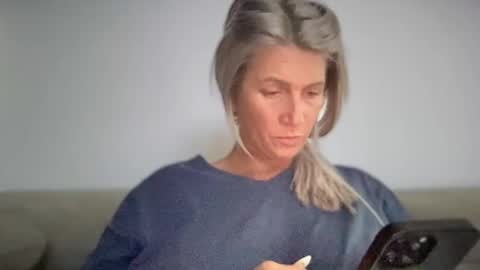 Jessye online show from October 2025 09:40:02 AM