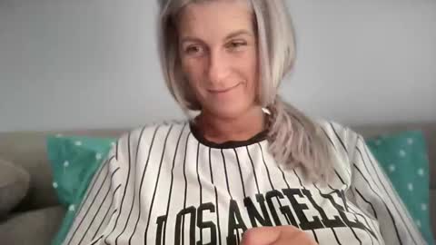 Jessye online show from October 2025 09:19:02 AM