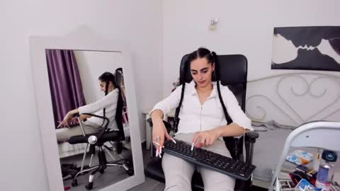 Jessy online show from February 2025 07:05:02 PM