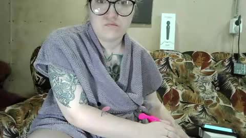 Bye everyone i cant see any reason to stay here wish u luck online show from June 2026 09:15:02 AM