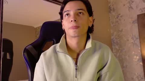 Jessy online show from June 2026 07:19:01 PM