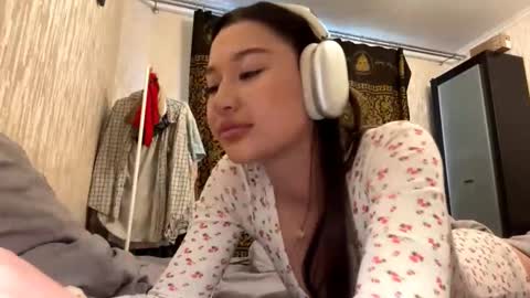 Lynn online show from October 2025 07:53:02 AM