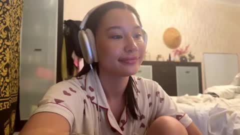 Lynn online show from November 2025 07:29:01 AM