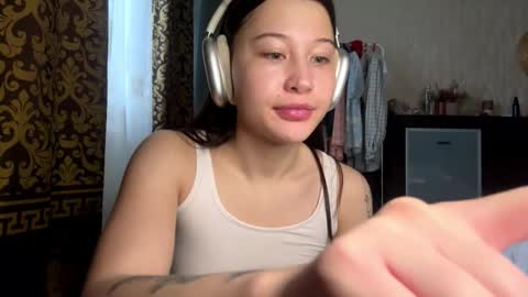 Lynn online show from November 2025 08:03:02 AM