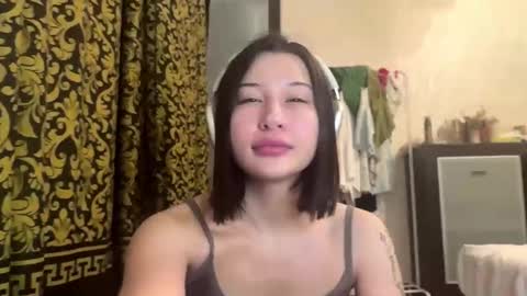 Lynn online show from December 2025 06:44:01 AM