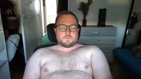 jeuneloup92 online show from September 2025 04:56:01 PM