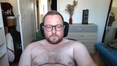 jeuneloup92 online show from October 2025 03:14:01 PM