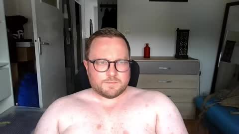 jeuneloup92 online show from June 2026 04:09:01 PM