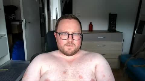 jeuneloup92 online show from June 2026 04:12:02 PM