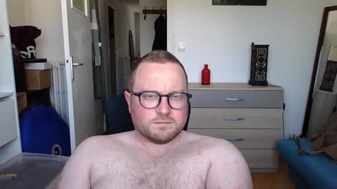 jeuneloup92 online show from June 2026 11:12:02 AM