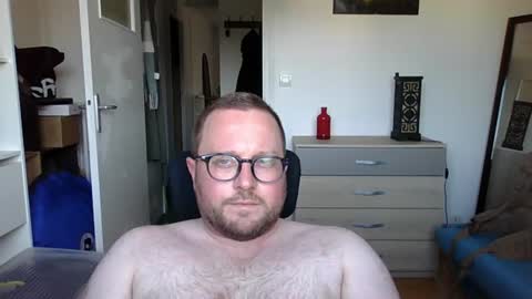 jeuneloup92 online show from June 2026 04:33:01 PM