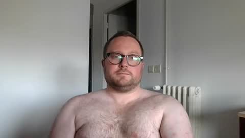 jeuneloup92 online show from June 2026 04:19:02 PM