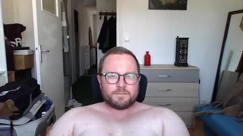 jeuneloup92 online show from July 2026 01:25:01 PM