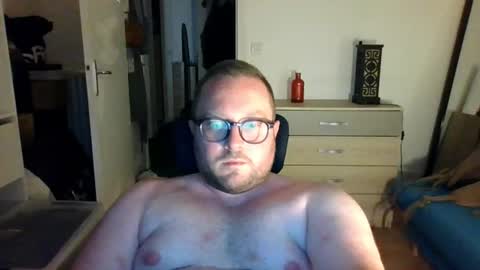 jeuneloup92 online show from July 2026 10:02:02 PM