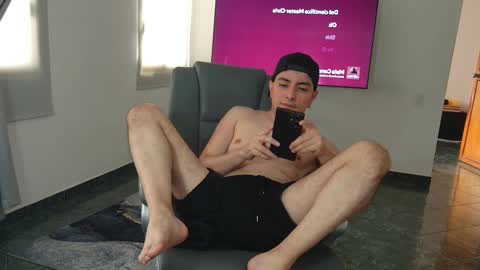 Jhoan Saenz online show from October 2025 06:43:01 PM