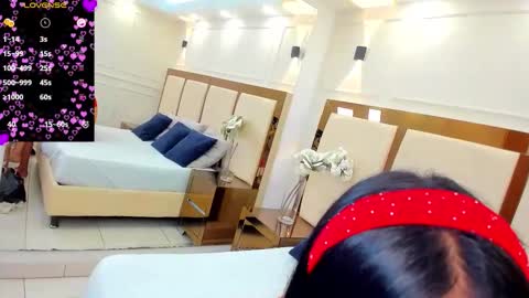 Jhoana  online show from October 2025 09:37:01 PM