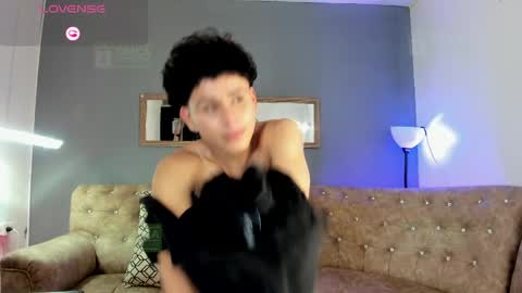 JHONNATHAN online show from April 2026 07:48:01 PM