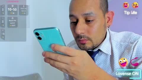 Snapshot of jhonyalzate chatting on December 2024 06:03:02 AM Jhony Alzate online show from December 2024 06:03:02 AM