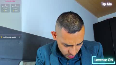 Snapshot of jhonyalzate chatting on September 2025 11:32:02 PM Jhony Alzate online show from September 2025 11:32:02 PM
