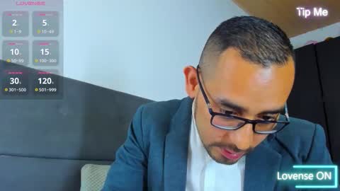 Snapshot of jhonyalzate chatting on October 2025 02:19:01 AM Jhony Alzate online show from October 2025 02:19:01 AM