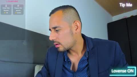 Snapshot of jhonyalzate chatting on October 2025 04:43:01 AM Jhony Alzate online show from October 2025 04:43:01 AM