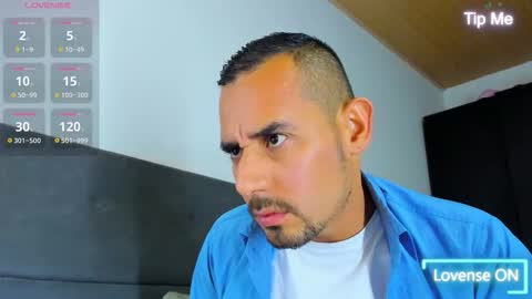 Snapshot of jhonyalzate chatting on October 2025 02:09:01 AM Jhony Alzate online show from October 2025 02:09:01 AM
