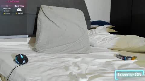 Snapshot of jhonyalzate chatting on January 2026 02:59:02 AM Jhony Alzate online show from January 2026 02:59:02 AM