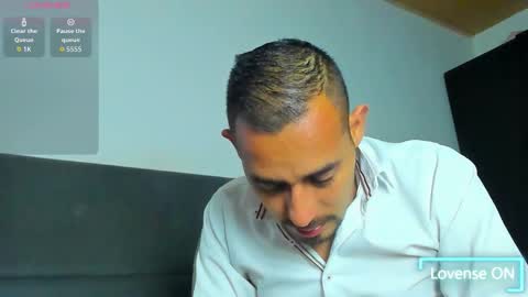 Snapshot of jhonyalzate chatting on February 2026 02:29:01 AM Jhony Alzate online show from February 2026 02:29:01 AM