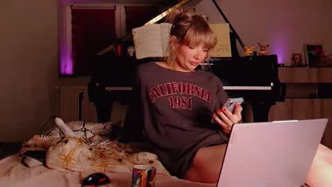 Anya online show from February 2026 11:03:02 PM