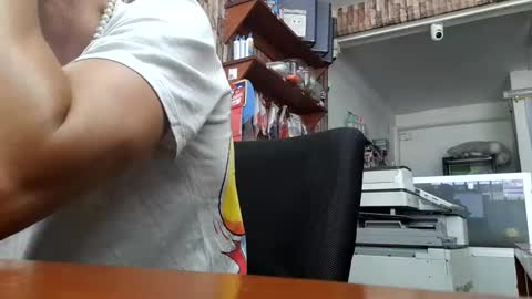 Jhosuamoore  online show from November 2025 01:09:02 PM