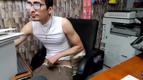 Jhosuamoore  online show from January 2026 11:01:01 AM