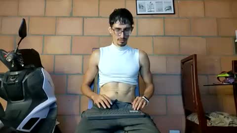 Jhosuamoore  online show from April 2026 01:11:01 PM