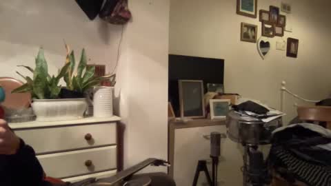 Snapshot of jiggz1986 chatting on December 2024 05:44:01 PM Jigz1986 online show from December 2024 05:44:01 PM