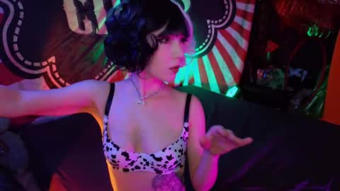    online show from May 2026 01:32:02 AM