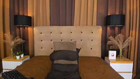 Snapshot of jilianward chatting on November 2025 06:29:01 PM jilianward online show from November 2025 06:29:01 PM