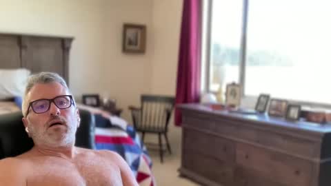 Snapshot of jimmyaaron chatting on December 2024 07:11:02 PM Dad of Three online show from December 2024 07:11:02 PM