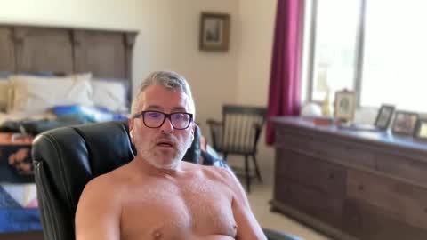 Snapshot of jimmyaaron chatting on January 2025 07:17:02 PM Dad of Three online show from January 2025 07:17:02 PM