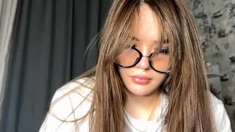 Jinny online show from October 2025 06:39:01 PM