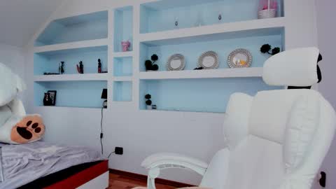 Juliee online show from March 2026 12:55:01 PM