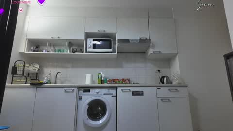 Jiwon online show from February 2025 04:37:02 PM