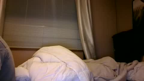 Snapshot of jkr0214 chatting on November 2025 04:47:02 AM dady101-18 online show from November 2025 04:47:02 AM