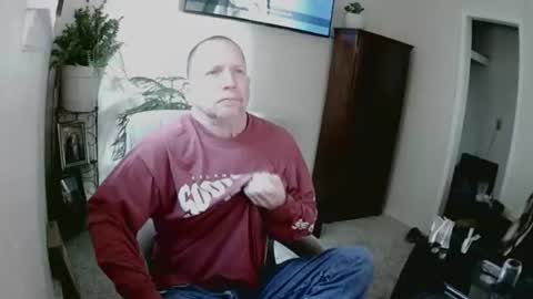 Snapshot of jlouton01 chatting on December 2024 06:21:01 PM kilroy online show from December 2024 06:21:01 PM