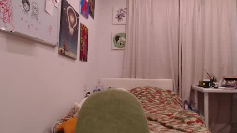 joan_kiss online show from December 2025 03:41:01 PM